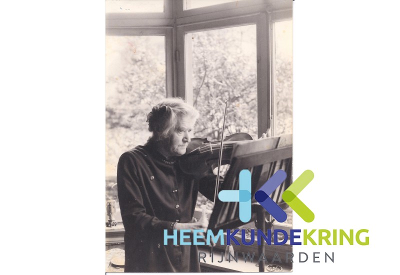 1982 Marta Bernstein tweelingzuster van Helene Derksen Bernstein F00000792